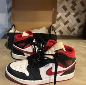 Air Jordan 1 mid 'black gym red' size 8.5 OBO